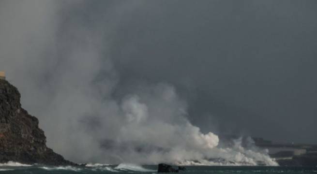 La lava llega al Atlántico nueve días después de la erupción en La Palma