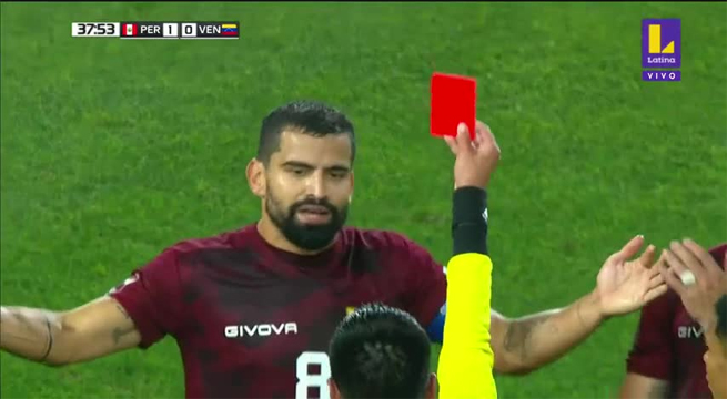 Tomás Rincón se fue expulsado tras un codazo a Christian Cueva