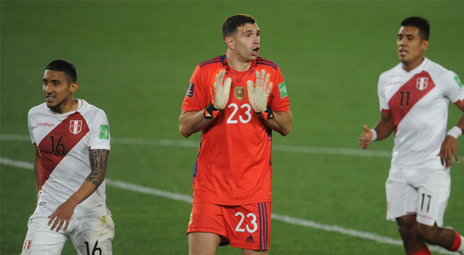 ‘Dibu’ Martínez sobre el penal de Yoshimar Yotún: “Me guiñaba el ojo”