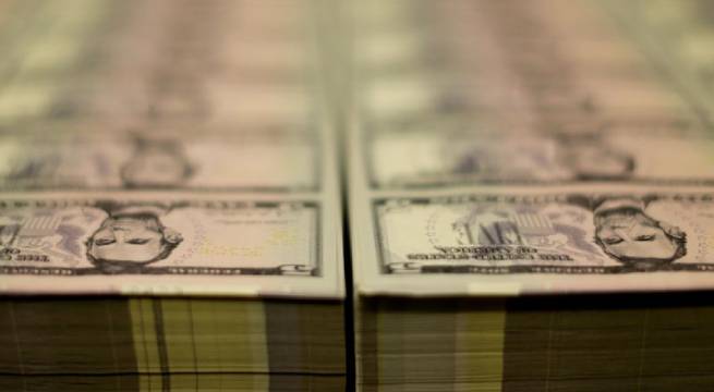 Dólar sube por dato de inflación en Estados Unidos mientras que el euro cae