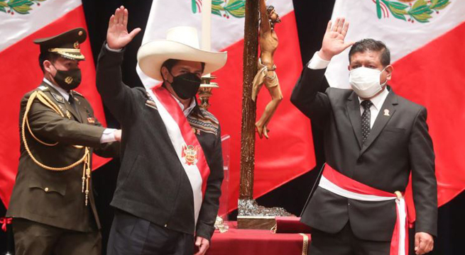 Presentan denuncia constitucional contra ministro de Defensa Walter Ayala