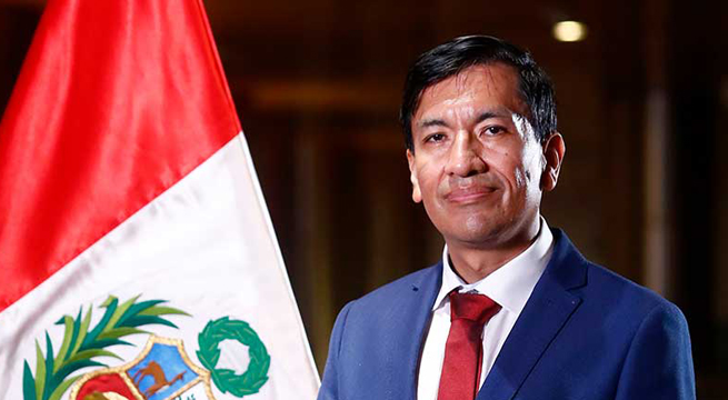 Exministro Juan Cadillo es designado como miembro del Consejo Nacional de Educación