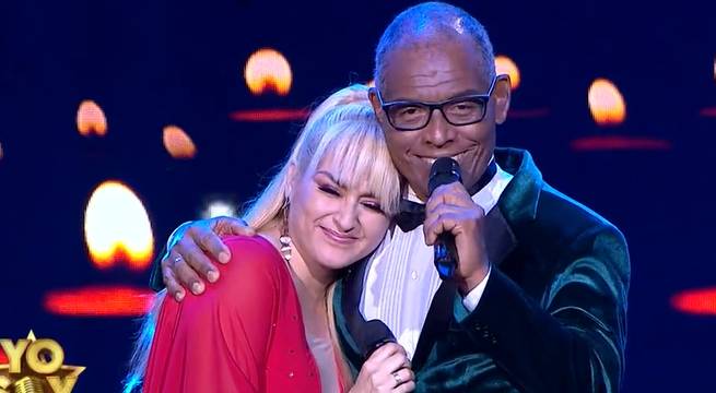 Imitadora de Yuri y Óscar Centeno cantaron “Noche de paz”