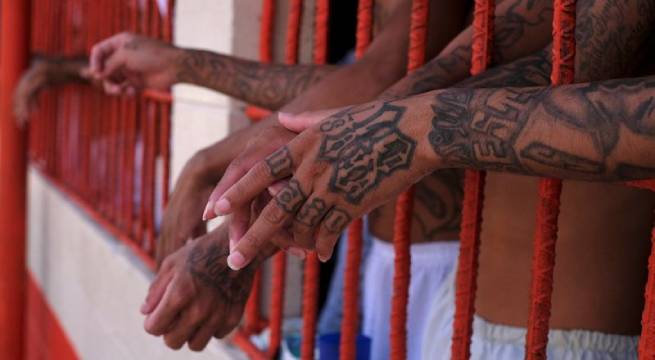 Exfiscal de El Salvador: gobierno de su país anuló investigación sobre pacto con pandillas