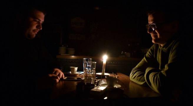 La crisis energética de Kosovo lleva a sus residentes a recurrir a generadores