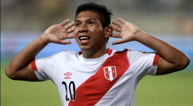 Edison Flores no descartó la posibilidad de retirarse en Universitario de Deportes