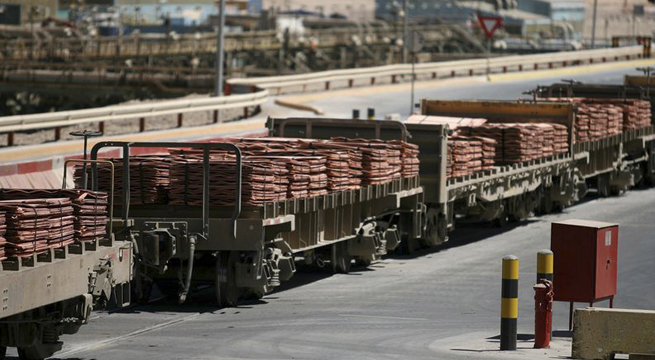 Cobre toca máximo de un mes por operaciones de fin de año y arbitrajes