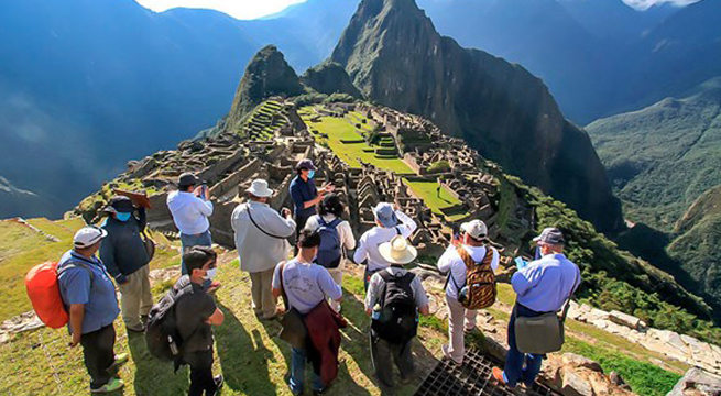 Gobierno oficializa los días 24, 27, 31 de diciembre y 3 de enero como no laborables