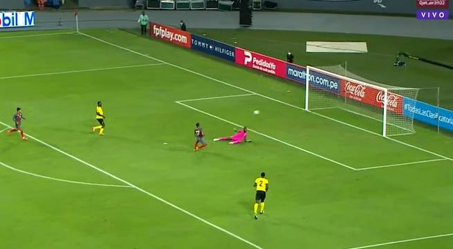 ¡Gol peruano! Alex Valera anota el 2-0 de Perú sobre Jamaica