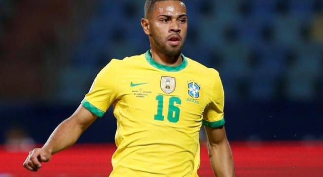 DT de Brasil deja a Lodi fuera de convocatoria eliminatoria por no estar completamente vacunado