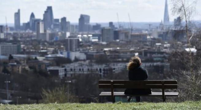 Reino Unido suma récord de puestos de trabajo a pesar de ómicron