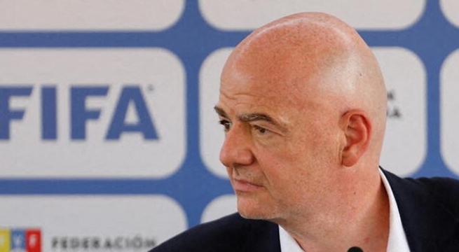 Infantino sugiere que Copa del Mundo bienal podría evitar muertes de inmigrantes en el Mediterráneo
