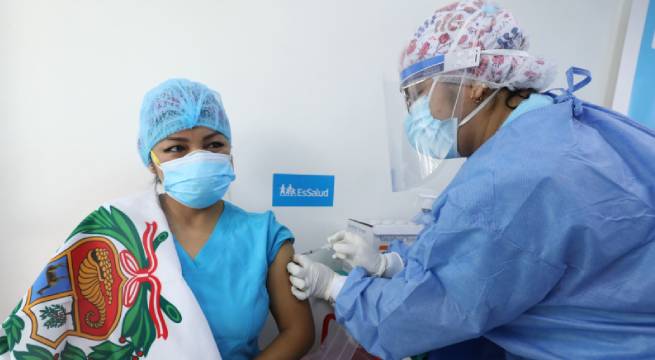 Covid-19: personal médico y asistencial podrá trabajar en dos entidades públicas