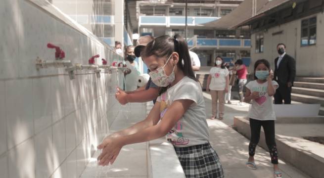 Sector inmobiliario contribuye con la mejora de infraestructura sanitaria de colegios públicos