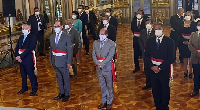 Esta es la lista de ministros del gabinete que encabeza Héctor Valer