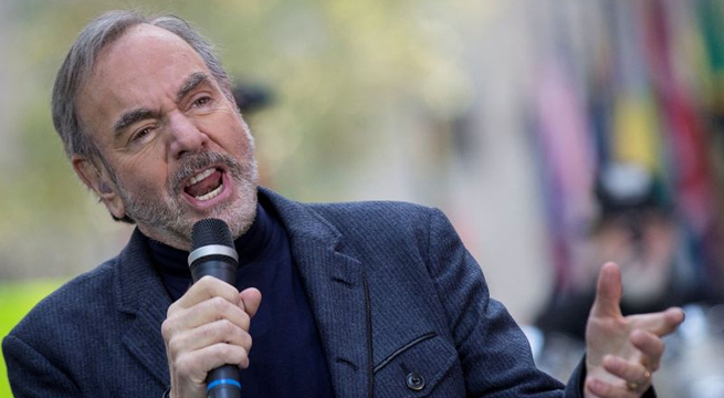 El cantautor Neil Diamond vende todo su catálogo de canciones a Universal