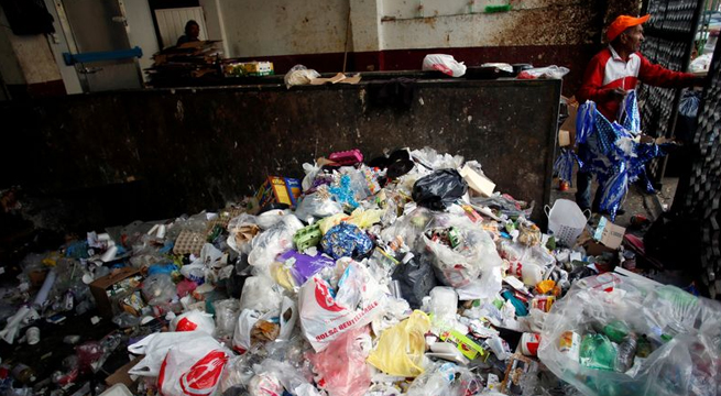 Grandes petroleras buscan impedir restricciones a la producción de plástico en pacto de la ONU