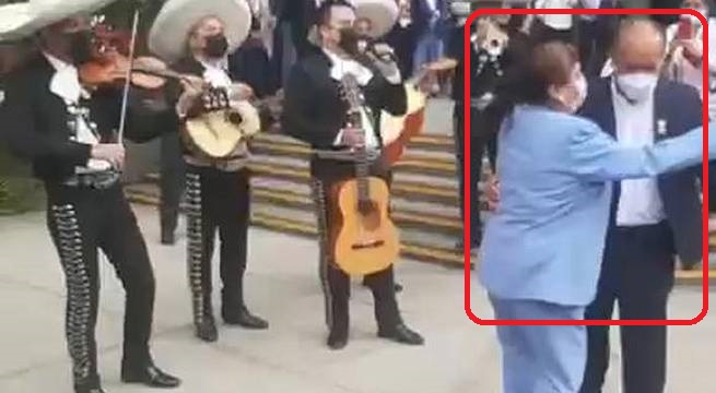 MTC: renunciante Juan Silva fue despedido al ritmo de mariachis