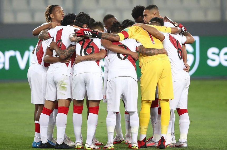 a qué hora juega perú vs Paraguay