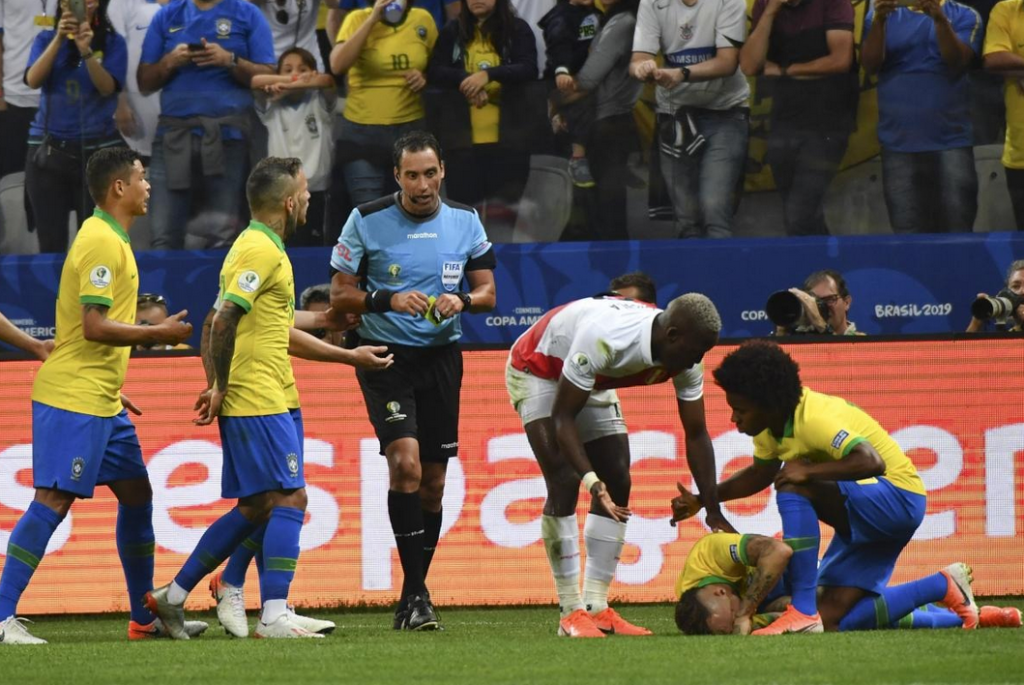arbitro del perú vs paraguay