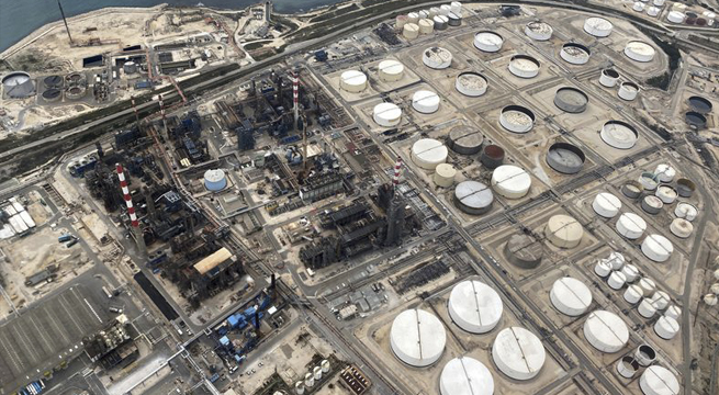 Crudo sigue subiendo ante la perspectiva de más sanciones a Rusia