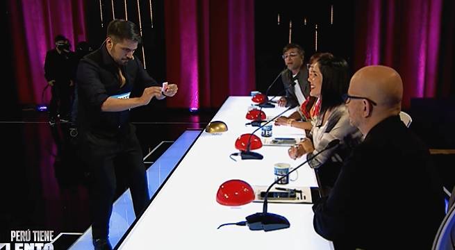 Alex Linian sorprendió al jurado con su truco de magia