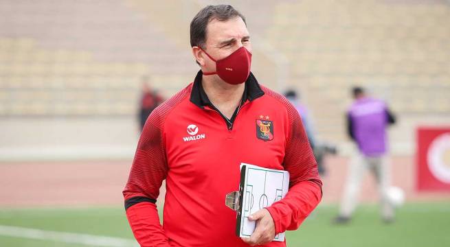 Néstor Lorenzo: “Tengo que agradecer a mis jugadores que ha logrado una mística ganadora”