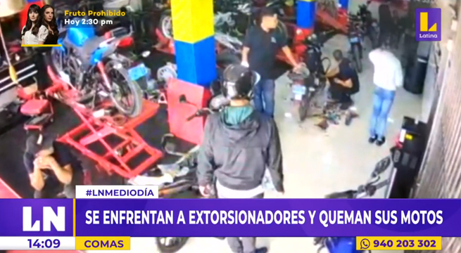 Comas: vecinos se enfrentan a extorsionadores y queman sus motos