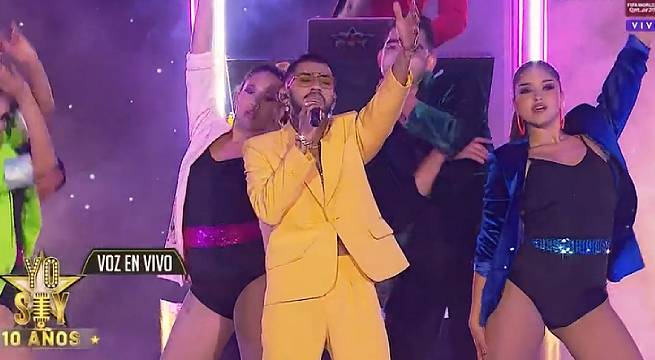 Imitador de Rauw Alejandro se lució al cantar “Todo de ti”