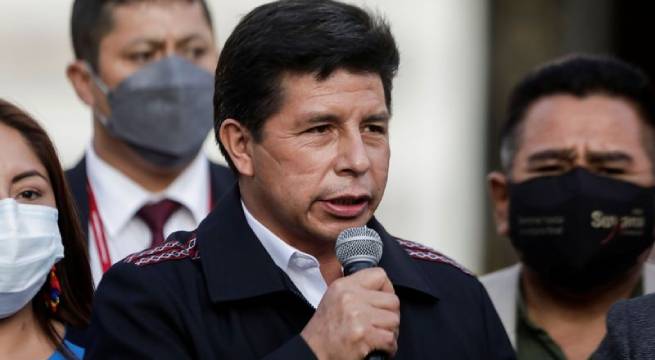 Fiscalía peruana interrogó a presidente Pedro Castillo en investigación de presunta corrupción en Gobierno