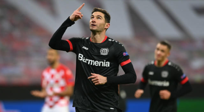 Eintracht Frankfurt anuncia la llegada de argentino Alario