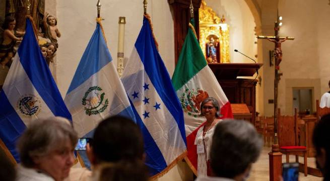 Errores complican identificación de migrantes muertos en camión en Texas