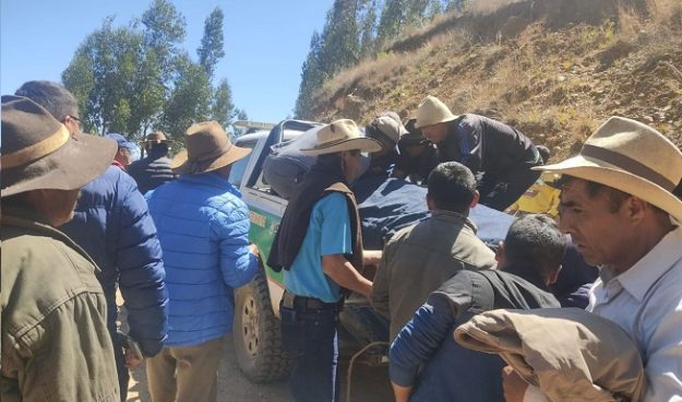 Áncash: tres muertos dejó caída de auto a abismo en provincia Mariscal Luzuriaga