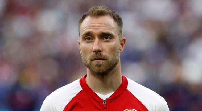 Eriksen se une al Manchester United como agente libre, firma contrato por tres años