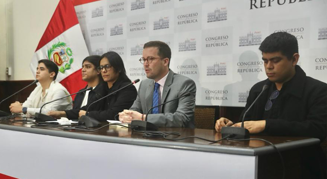 Alejandro Cavero presenta proyecto de ley sobre la unión civil