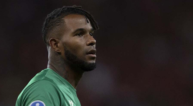 Seleccionados felicitaron a Carlos Cáceda tras actuación ante Inter de Porto Alegre