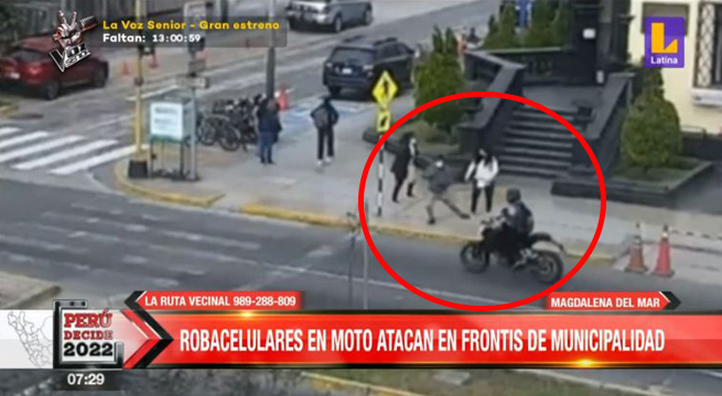 Robacelulares en moto atacan en frontis de la Municipalidad de Magdalena