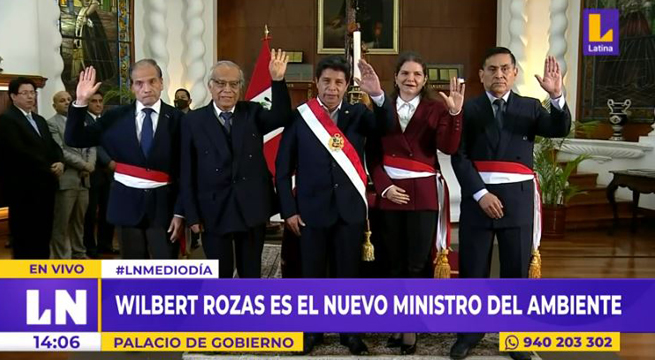 Presidente Pedro Castillo toma juramento a tres nuevos ministros de Estado