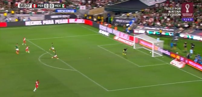 ¡¡¡CASI!! Gianluca Lapadula estuvo a nada de anotar el primer gol del partido