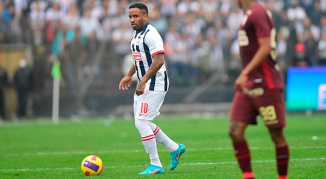¿Son los últimos días de Jefferson Farfán en el fútbol profesional? Hinchas y exfutbolistas opinaron