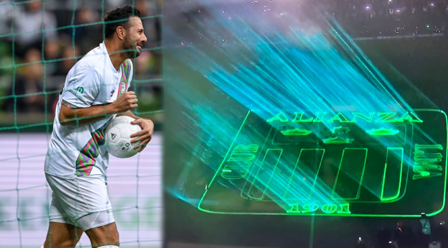 El mapa del Perú y escudo Alianza Lima presentes en la despedida de Claudio Pizarro