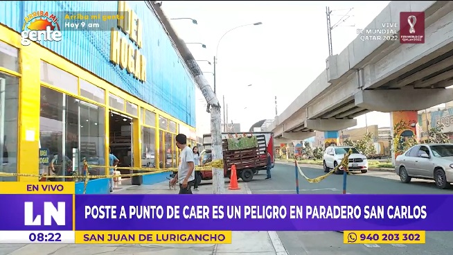 SJL: poste de luz a punto de caer pone en riesgo a peatones