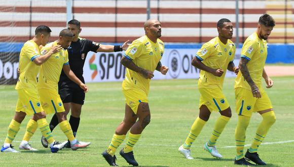 Carlos Stein es el primer descendido de la Liga 1 2022