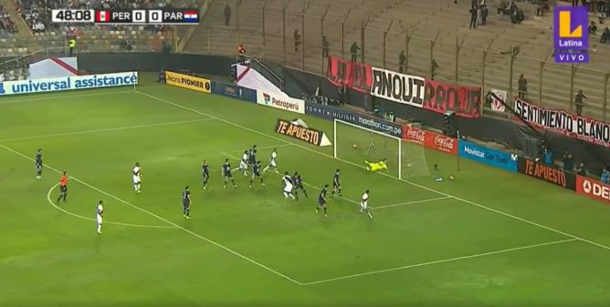 ¡GOL PERUANO! Alex Valera anota el primer gol del encuentro