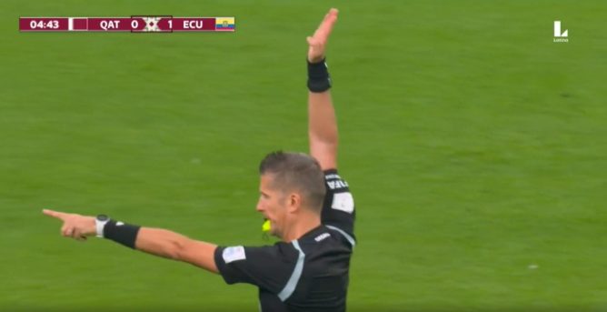 ¡INCREÍBLE! El VAR anula el primer gol del Mundial