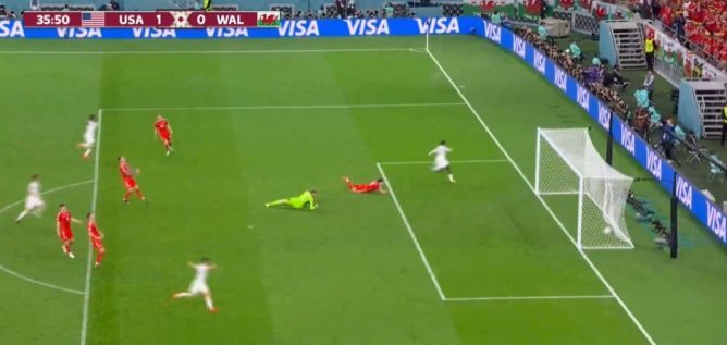 Timothy Weah anota el primero gol de Estados Unidos en el Mundial de Qatar 2022