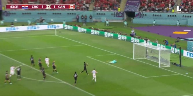 ¡Le dieron vuelta! Marko Livaja anotó el segundo gol para Croacia sobre Canadá