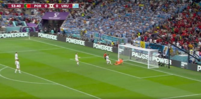 Bruno Fernandes anotó el primer gol para Portugal sobre Uruguay