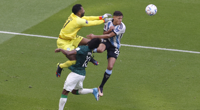 Portero de Arabia Saudita golpeó a su compañero durante partido contra Argentina