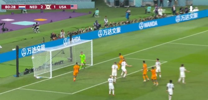Denzel Dumfries anotó el tercer gol de Países Bajos sobre Estados Unidos